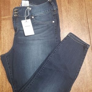 Torrid Jeggings 18 Short